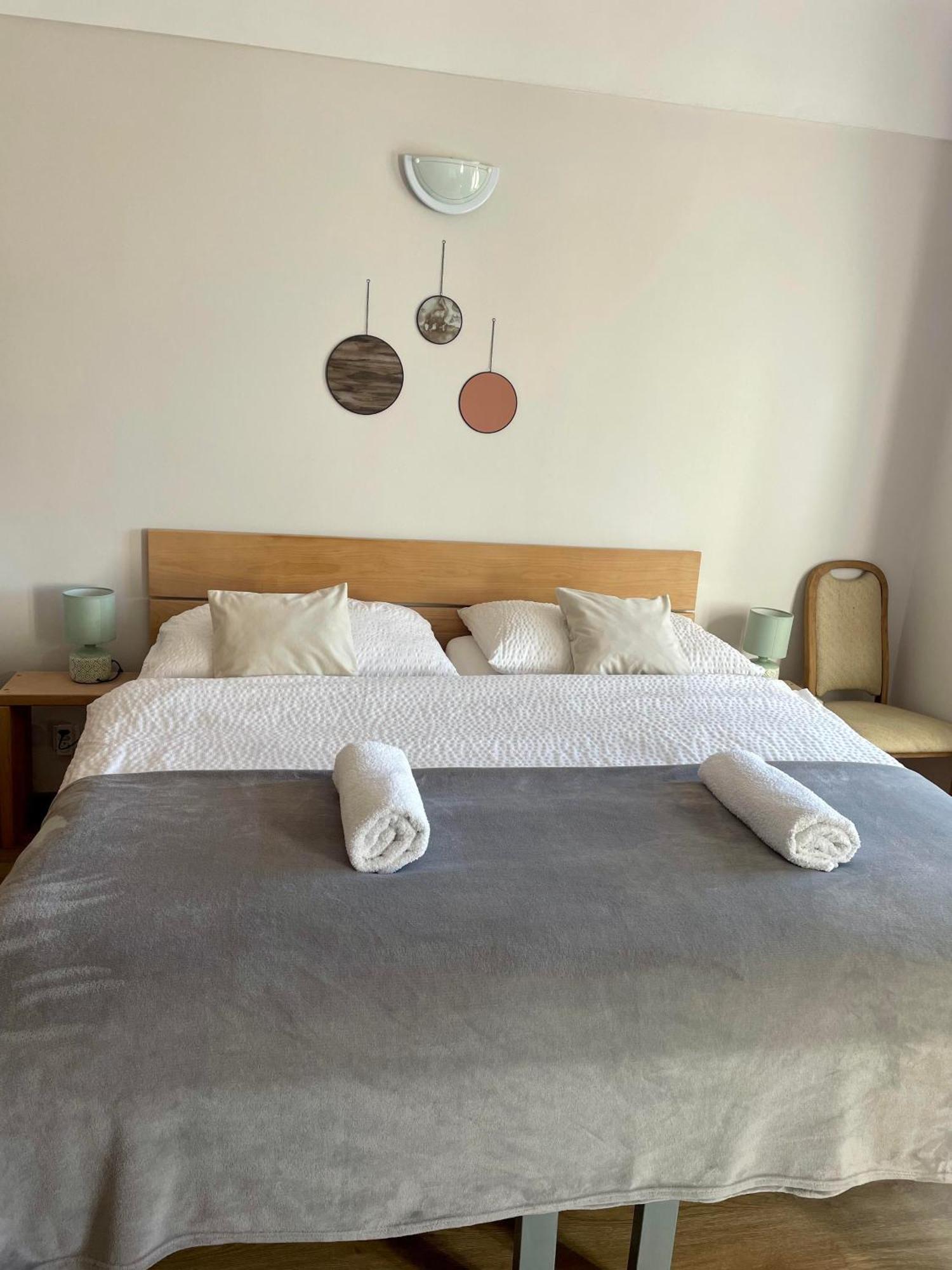 Bed & Breakfast Hugo Plesivec Eksteriør bilde