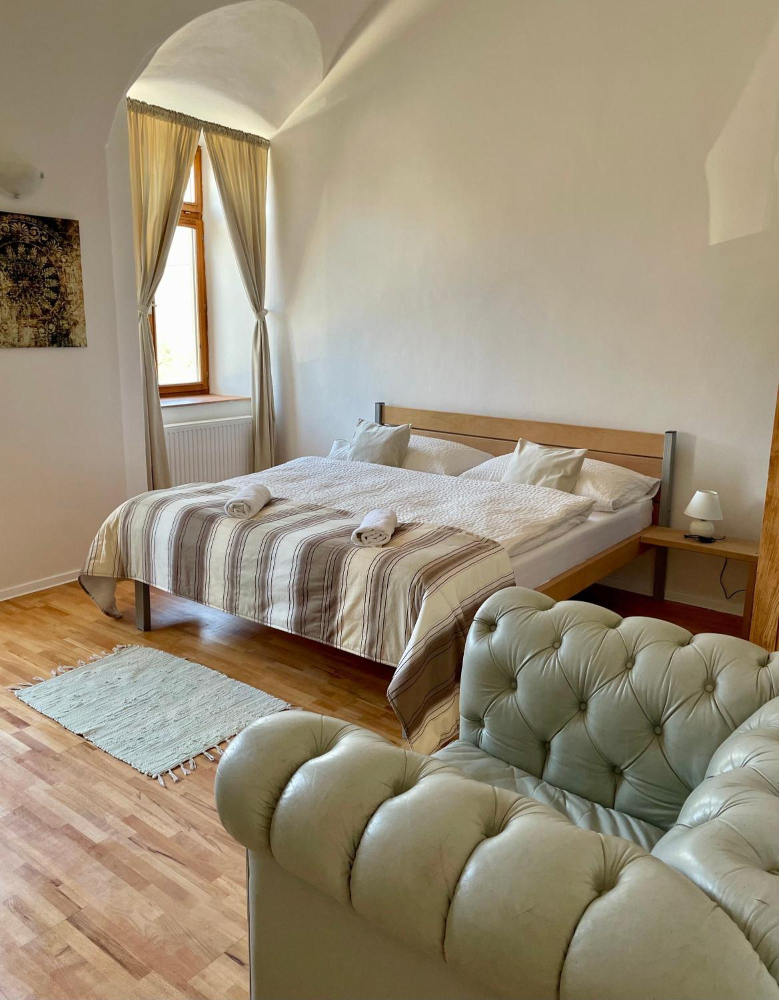 Bed & Breakfast Hugo Plesivec Eksteriør bilde